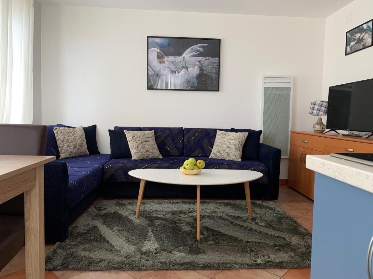 Apartments Mat 诺瓦利娅 外观 照片